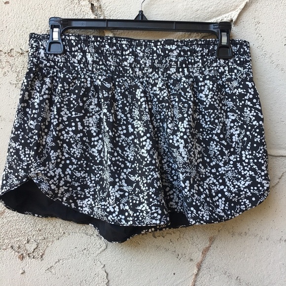 RARE Lululemon Reversible Choose A Side Chirasu Shorts I Size 6 - Picture 2 of 13